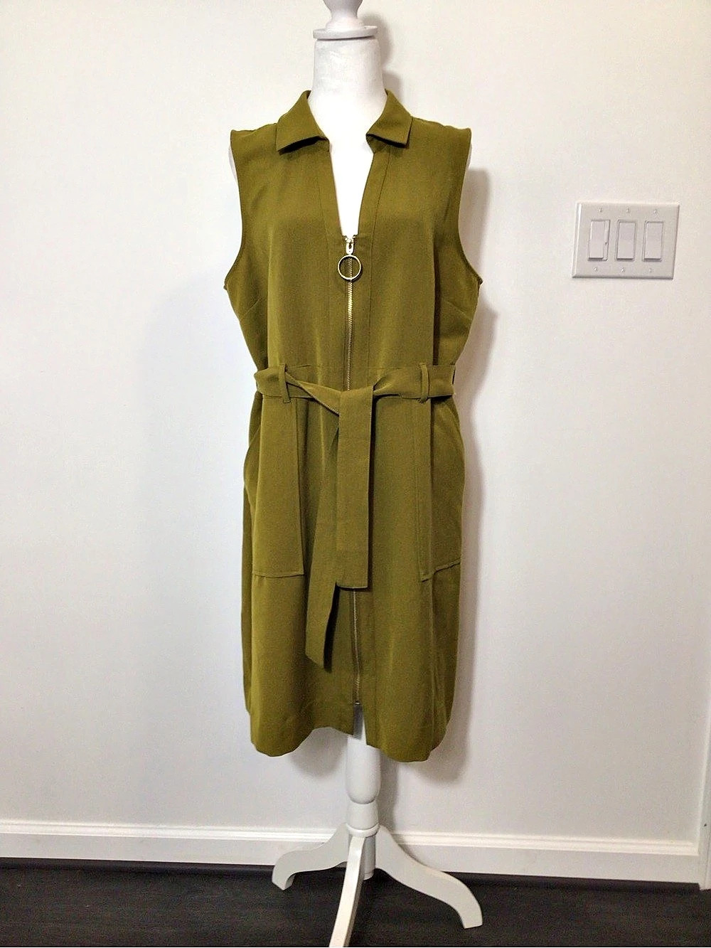 Sharagano Sleeveless Utility Safari Dress Olive Green Zip-Front Belted Midi Dres